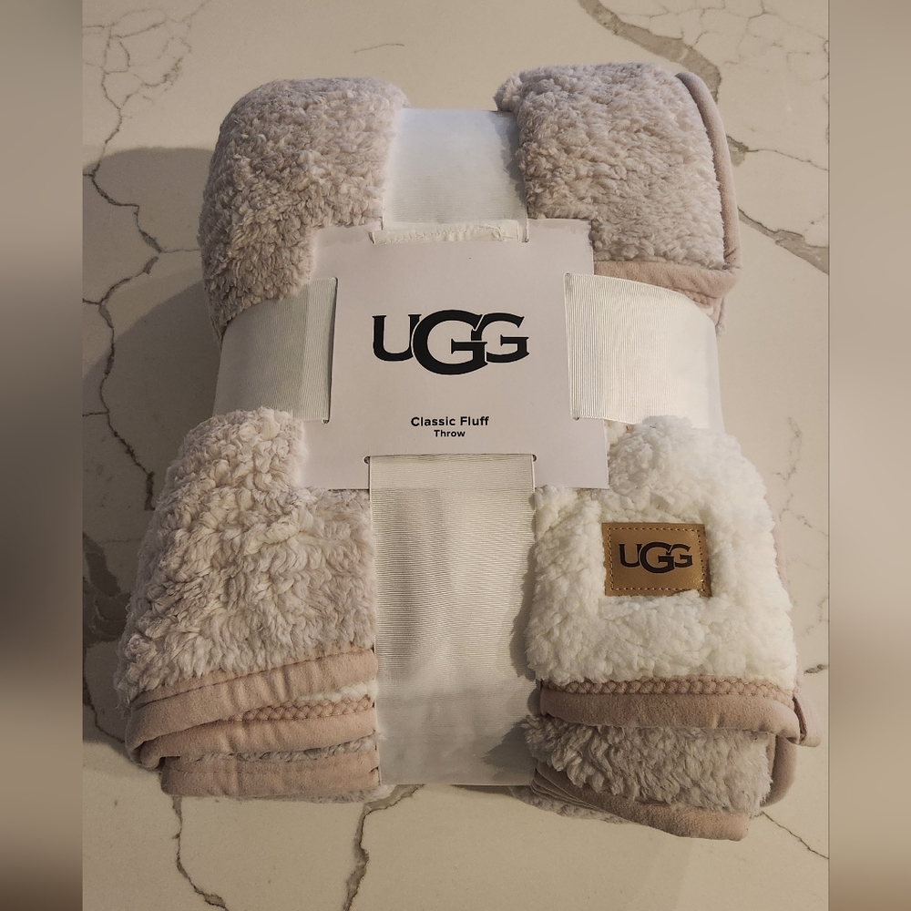 UGG Classic Fluff Throw Blanket